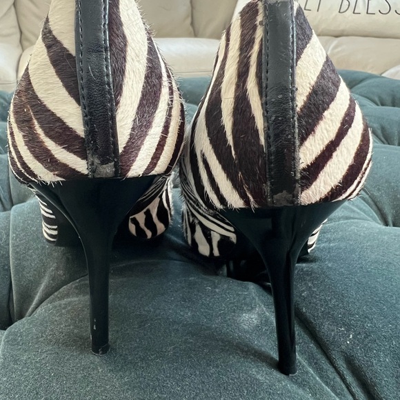 Guess zebra print high heels - Picture 3 of 10